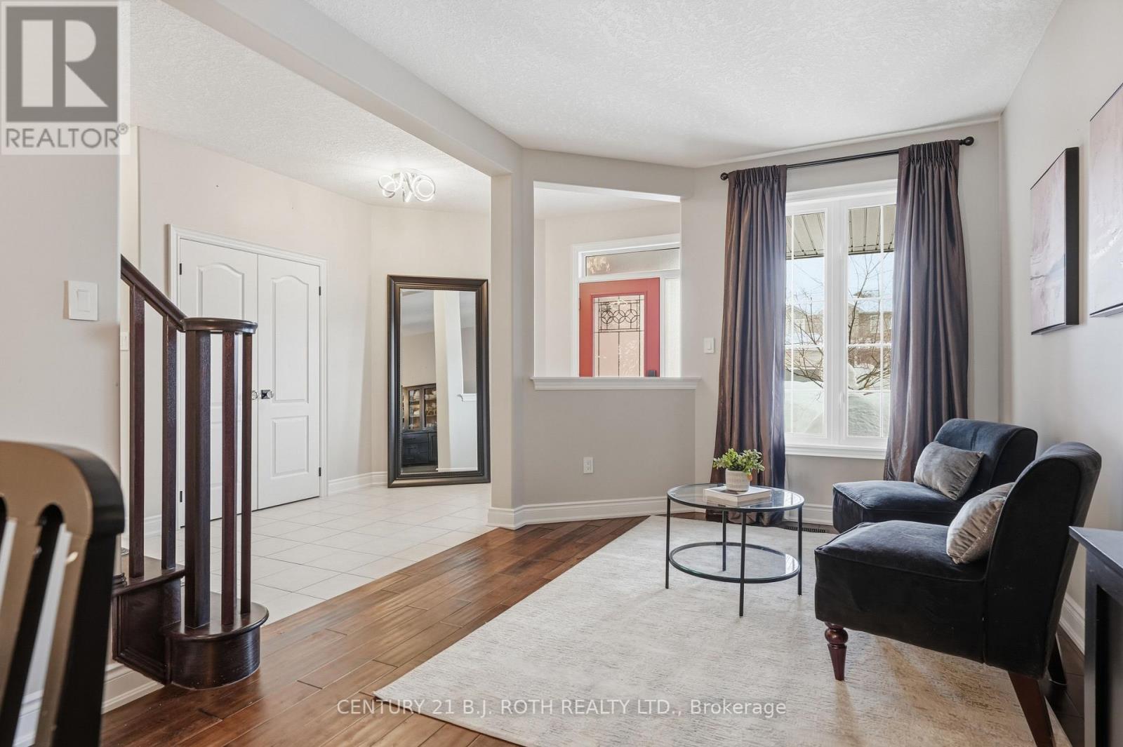 10 AUBURN COURT - Photo 5 of 42, Barrie (Ardagh), Ontario