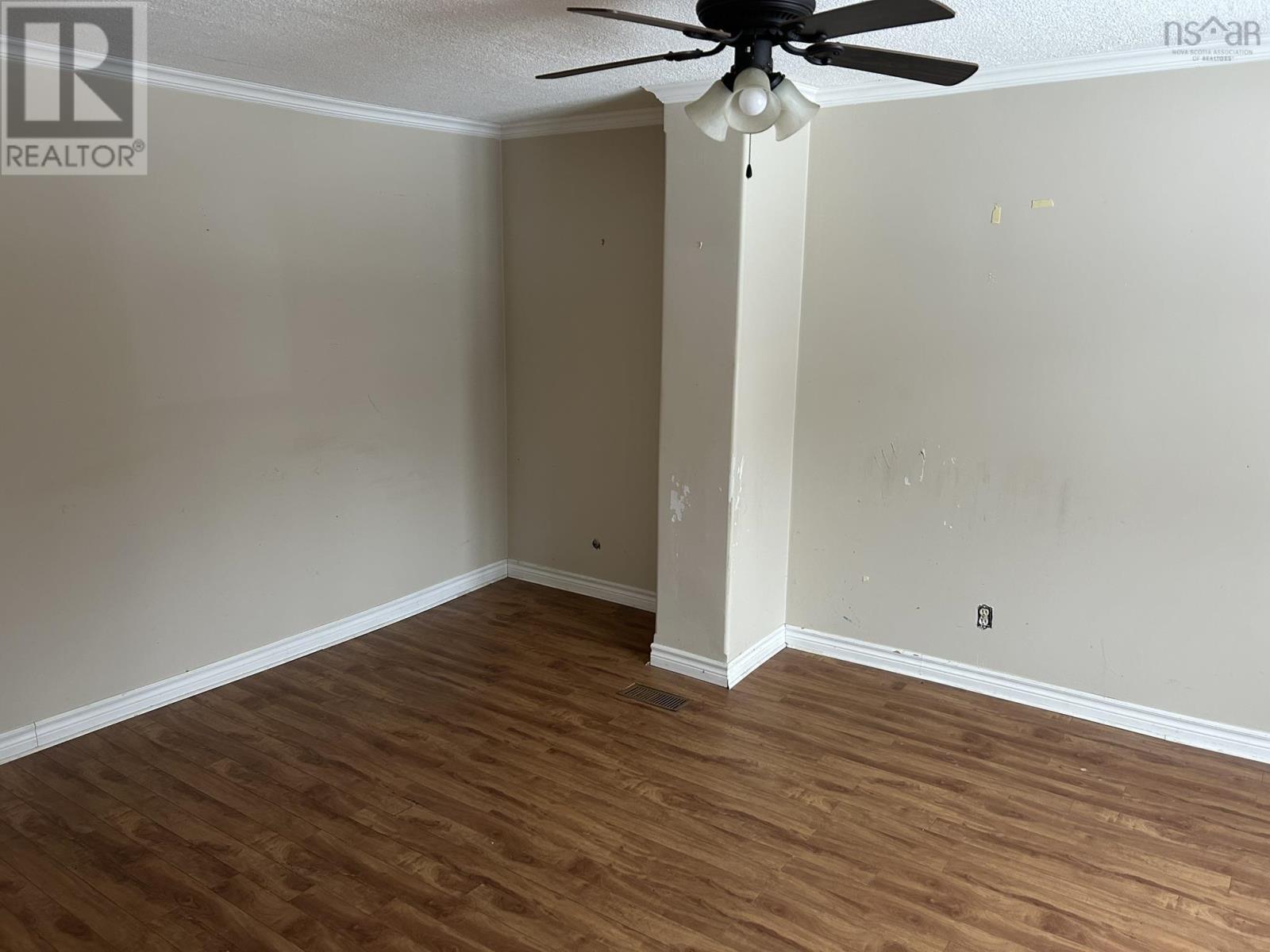 Property 8 of 12 of 1101 WYVERN Road