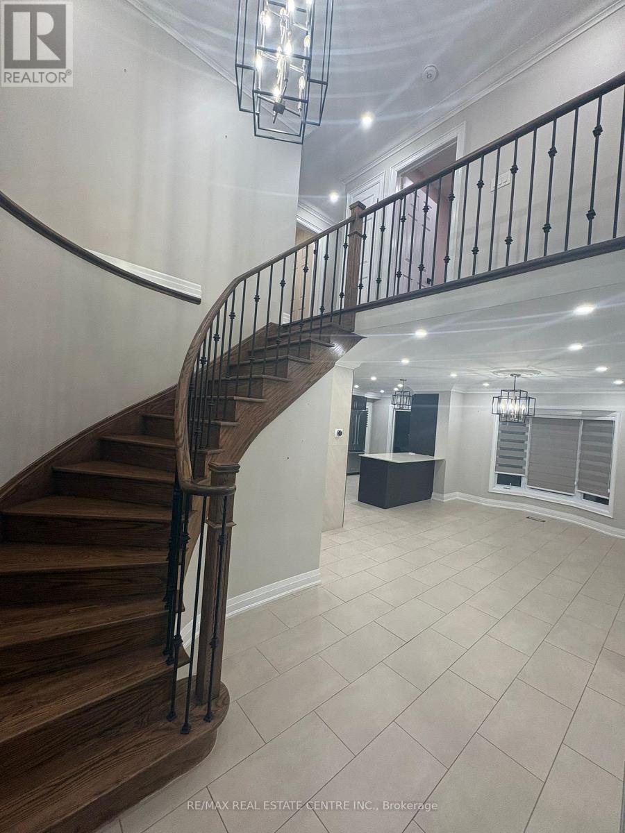 112 BRAIDWOOD LAKE ROAD - Photo 2 of 22, Brampton (Heart Lake West), Ontario