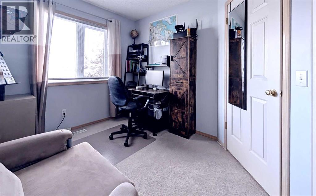 Single Family House for Sale in  Shawbrooke Court SW Shawnessy Calgary 