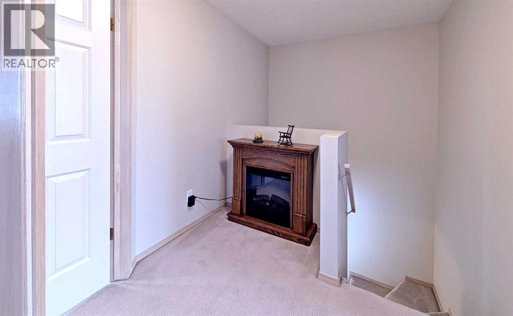 Single Family House for Sale in  Shawbrooke Court SW Shawnessy Calgary 