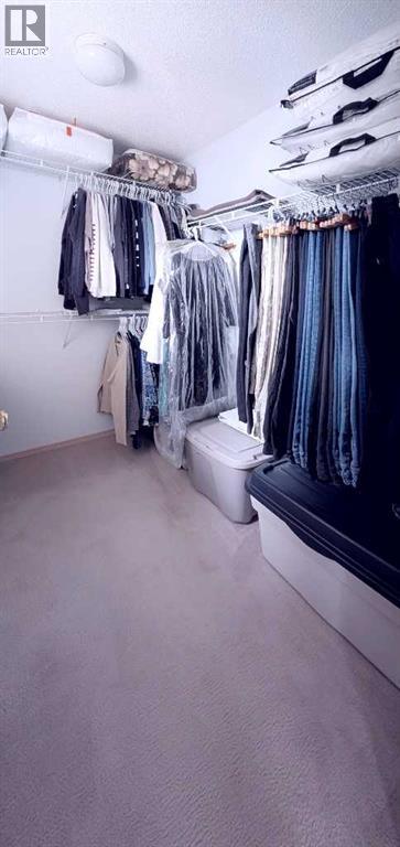 Single Family House for Sale in  Shawbrooke Court SW Shawnessy Calgary 