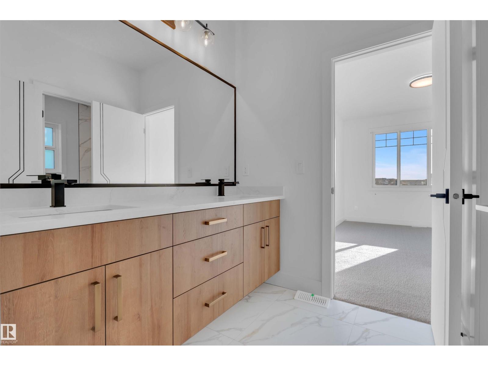 463 Crystal Creek LI, Leduc