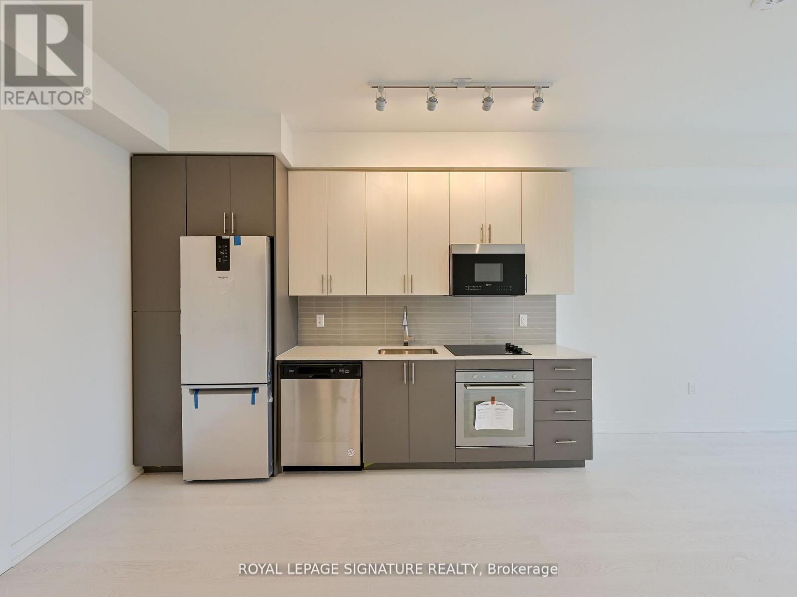 405 - 415 MAIN STREET W - Photo 3 of 40, Hamilton (Kirkendall), Ontario