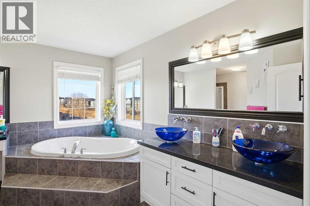 712 LUXSTONE LANDING SW - 30