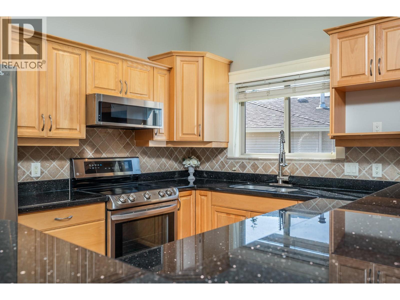 2 2100 Boucherie Road, West Kelowna