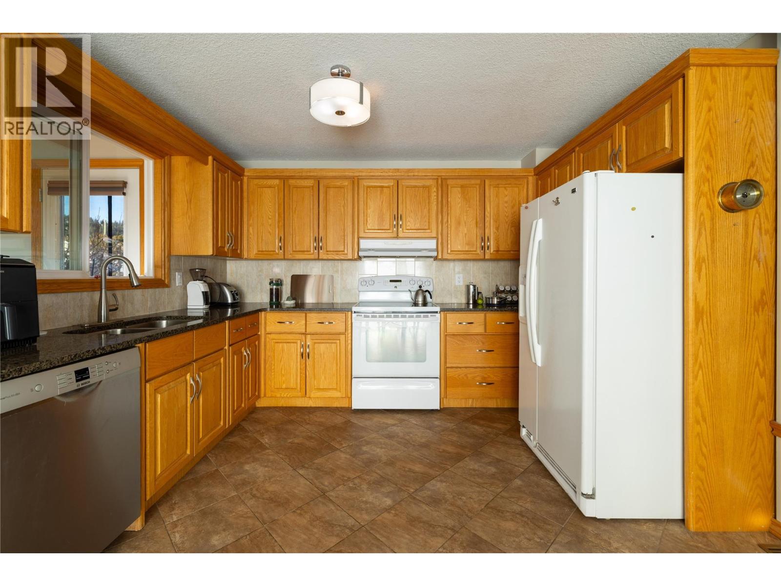  3124 Cox Road, West Kelowna