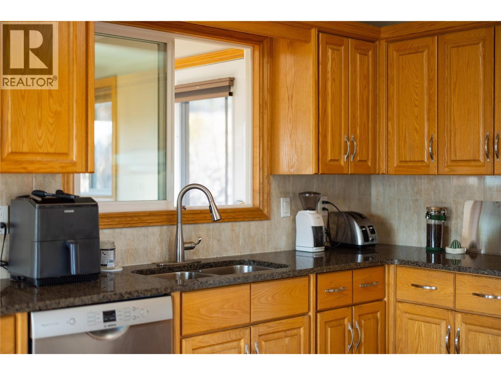  3124 Cox Road, West Kelowna