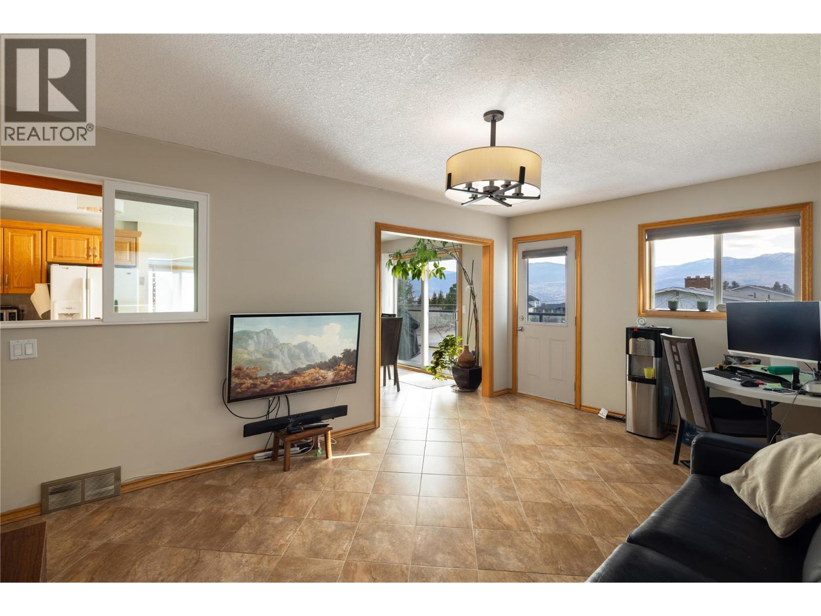  3124 Cox Road, West Kelowna