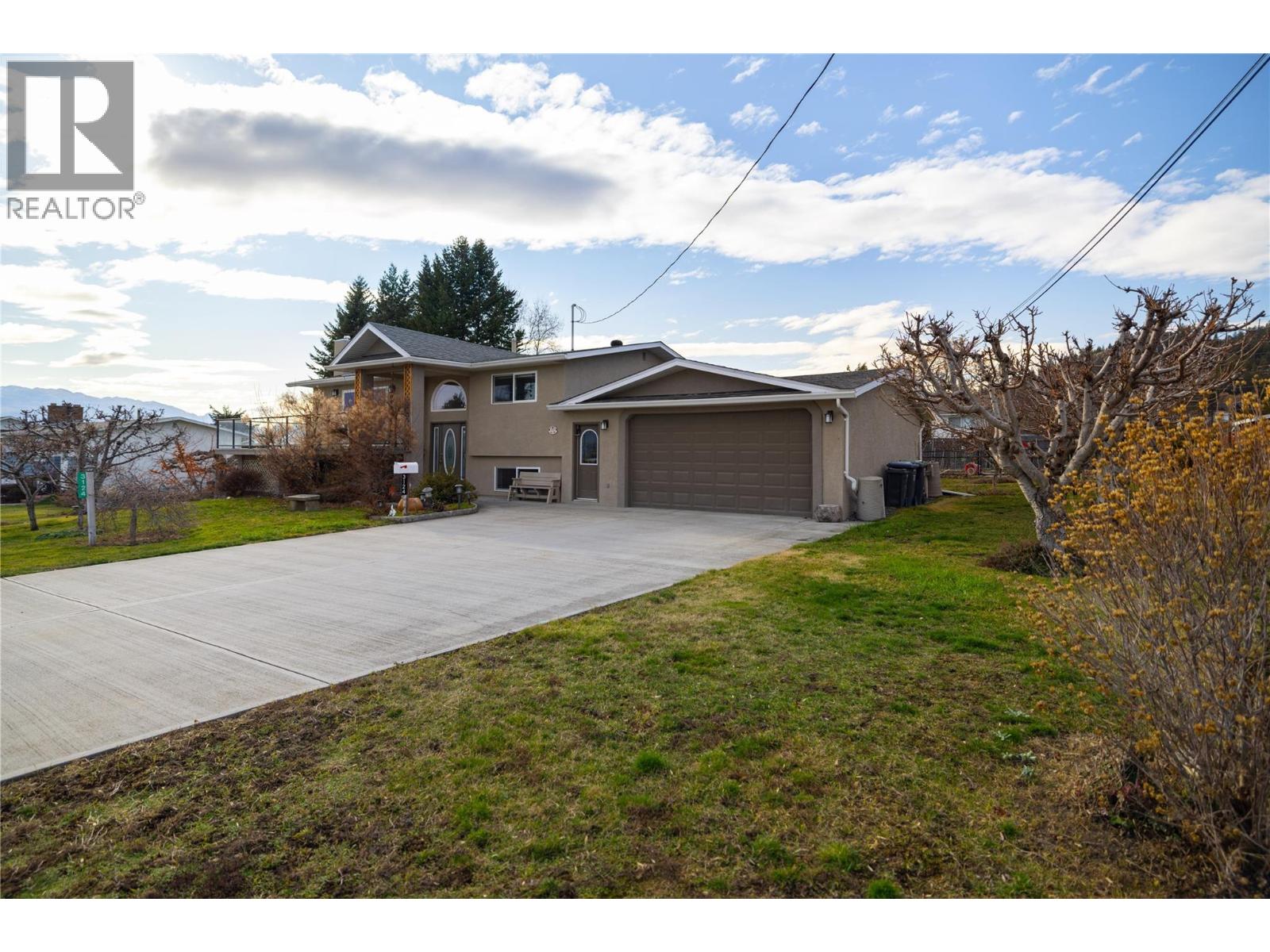 3124 Cox Road, West Kelowna