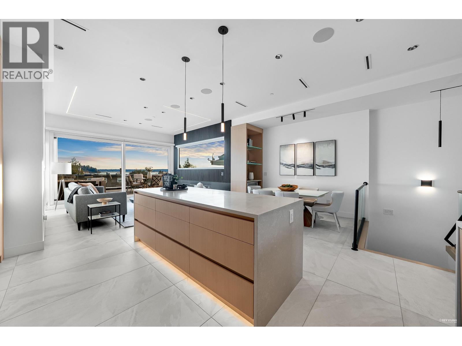 1236 DUCHESS AVENUE, West Vancouver