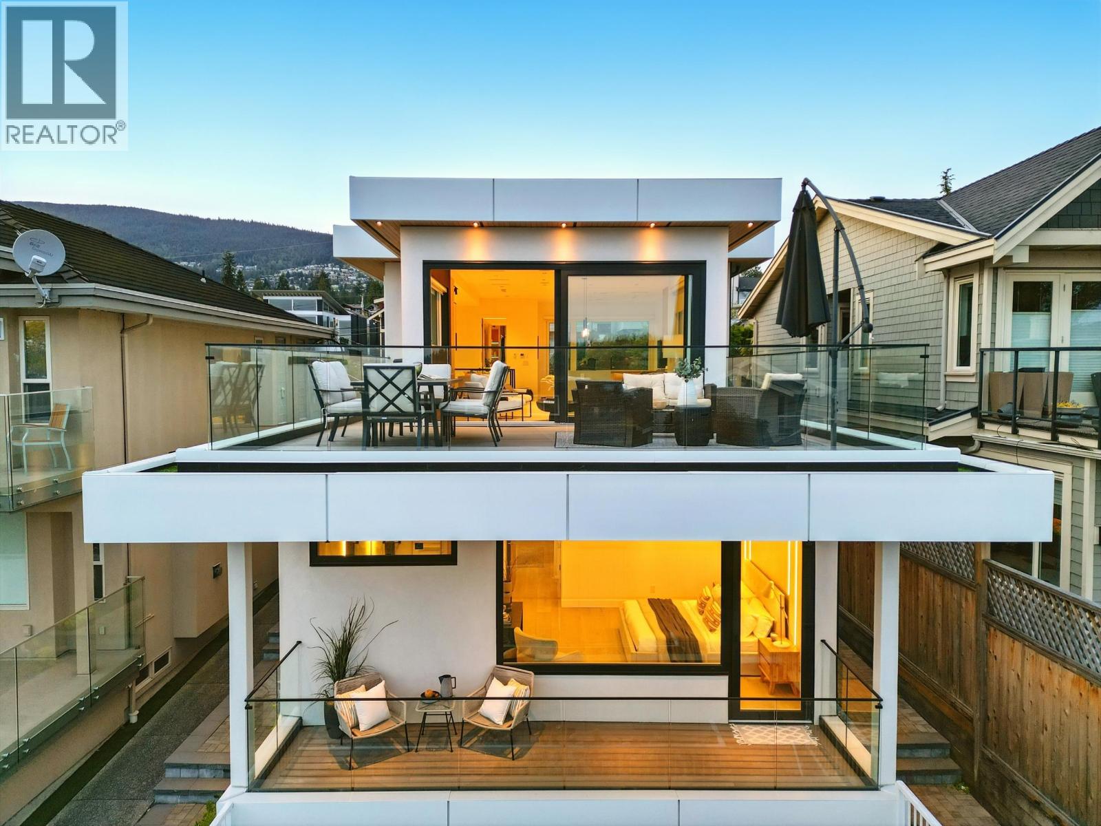 1236 DUCHESS AVENUE, West Vancouver