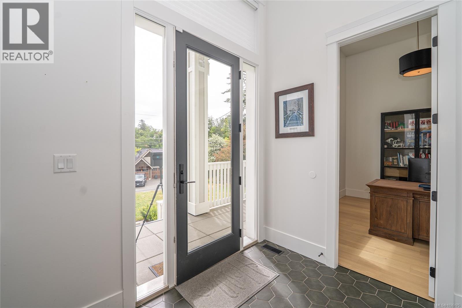  3880 Wilkinson Road, Saanich