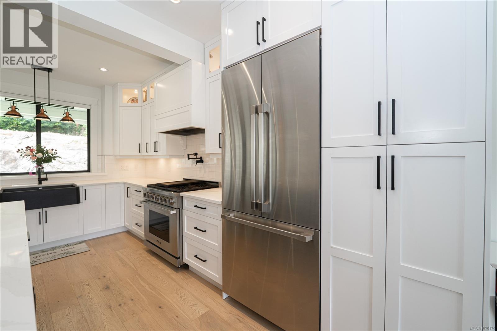  3880 Wilkinson Road, Saanich