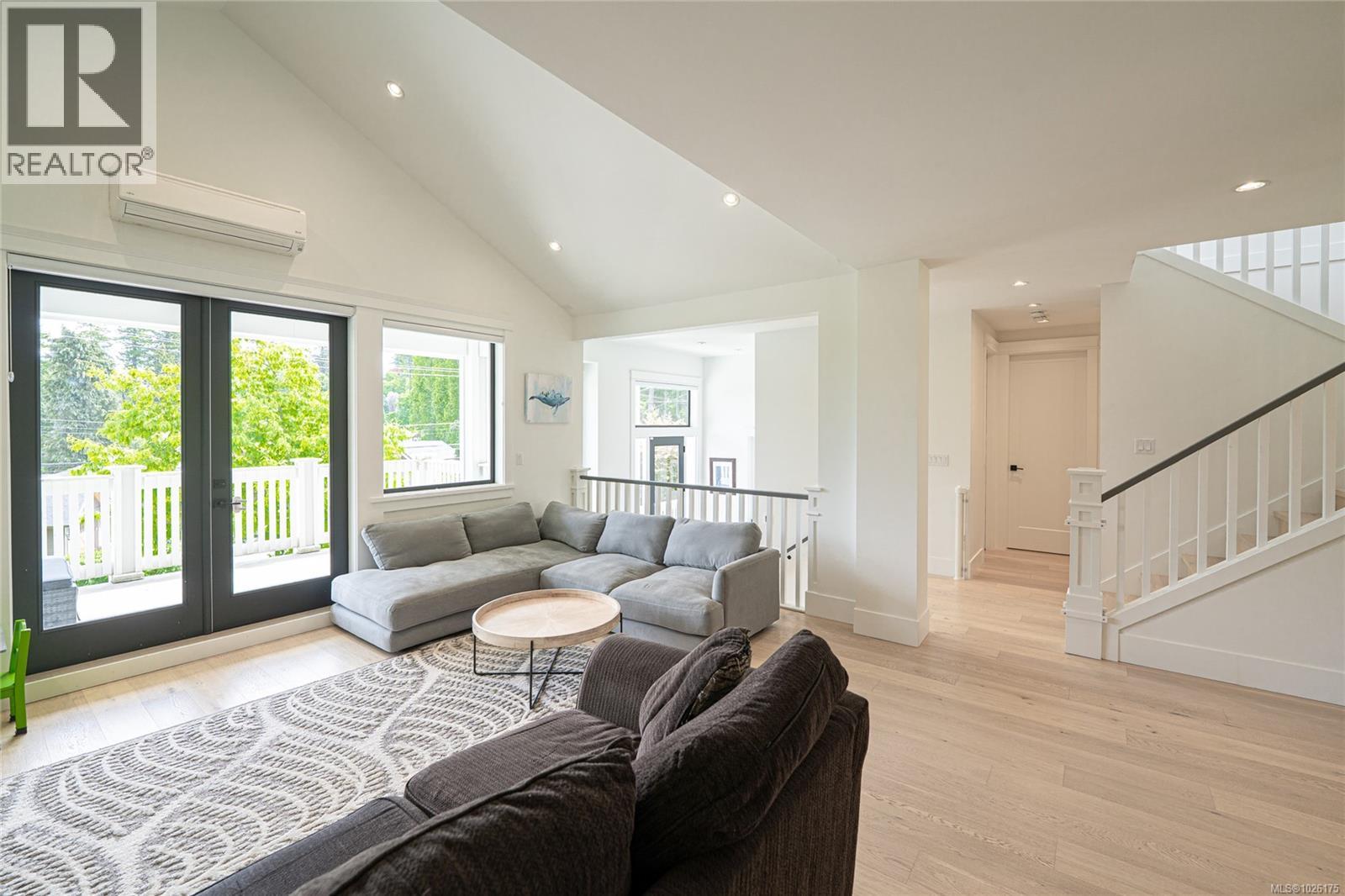  3880 Wilkinson Road, Saanich