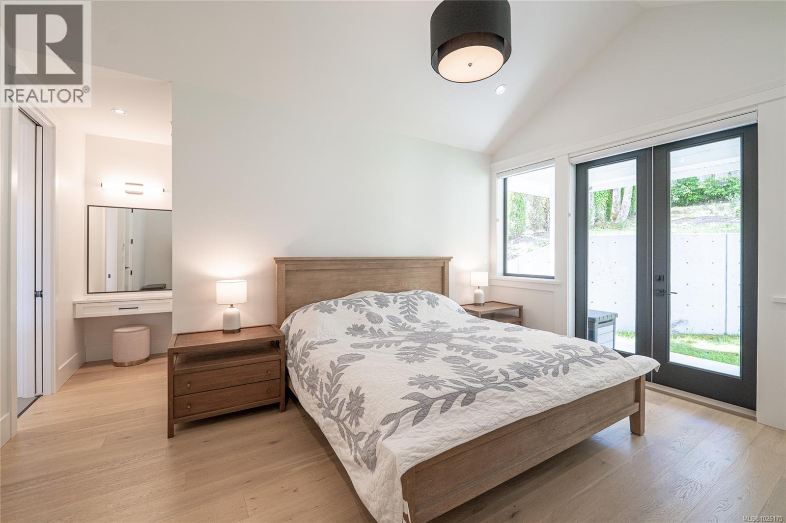  3880 Wilkinson Road, Saanich