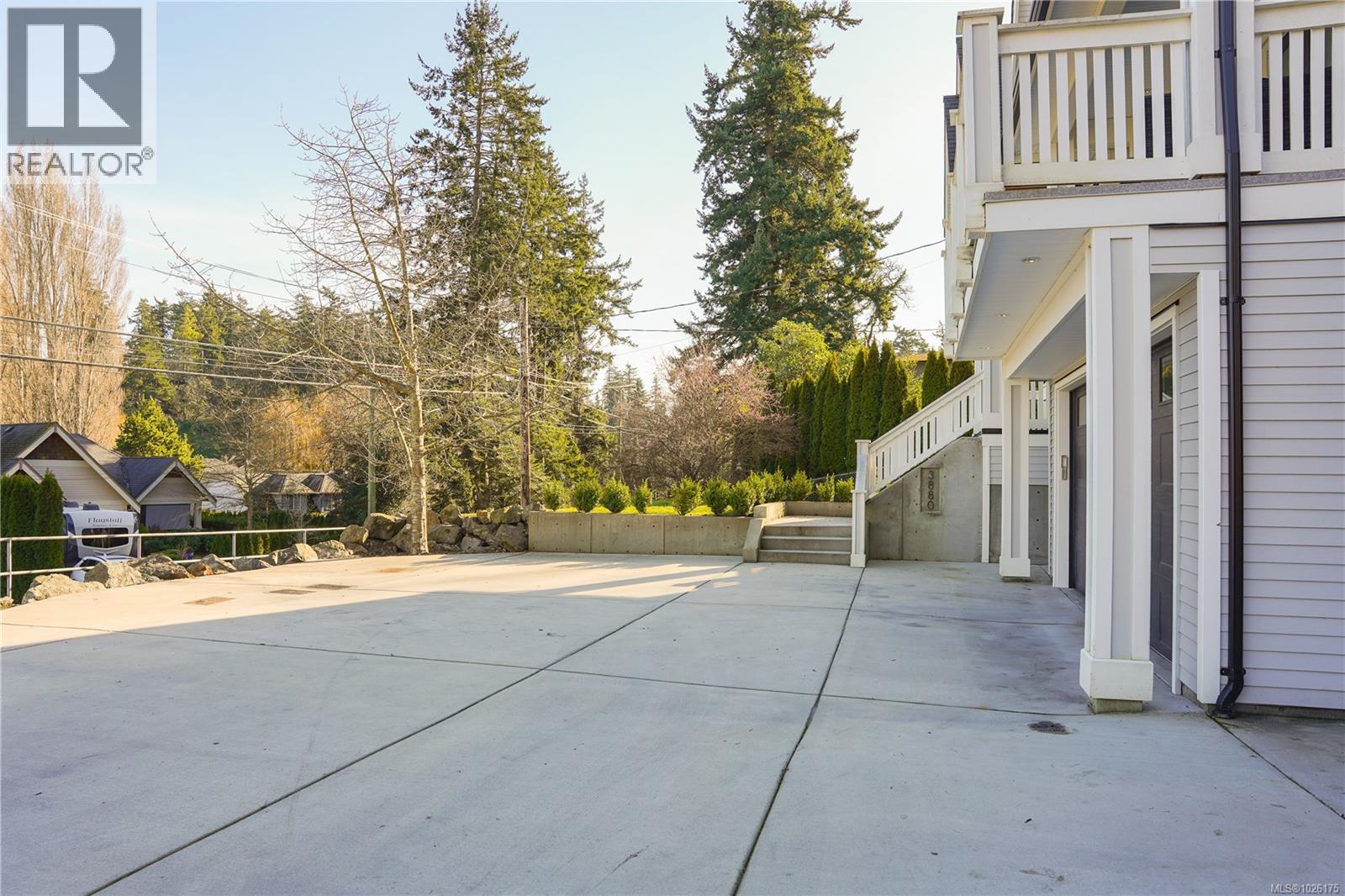  3880 Wilkinson Road, Saanich