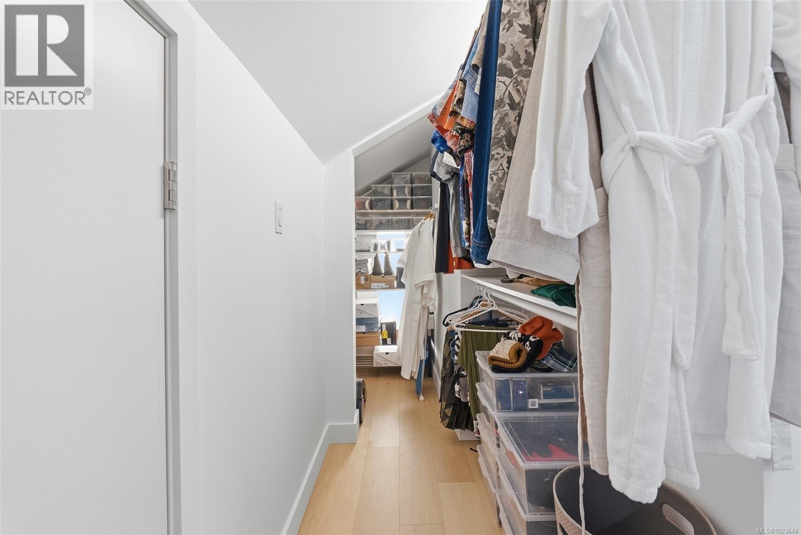 11007 Cedar Lane, North Saanich