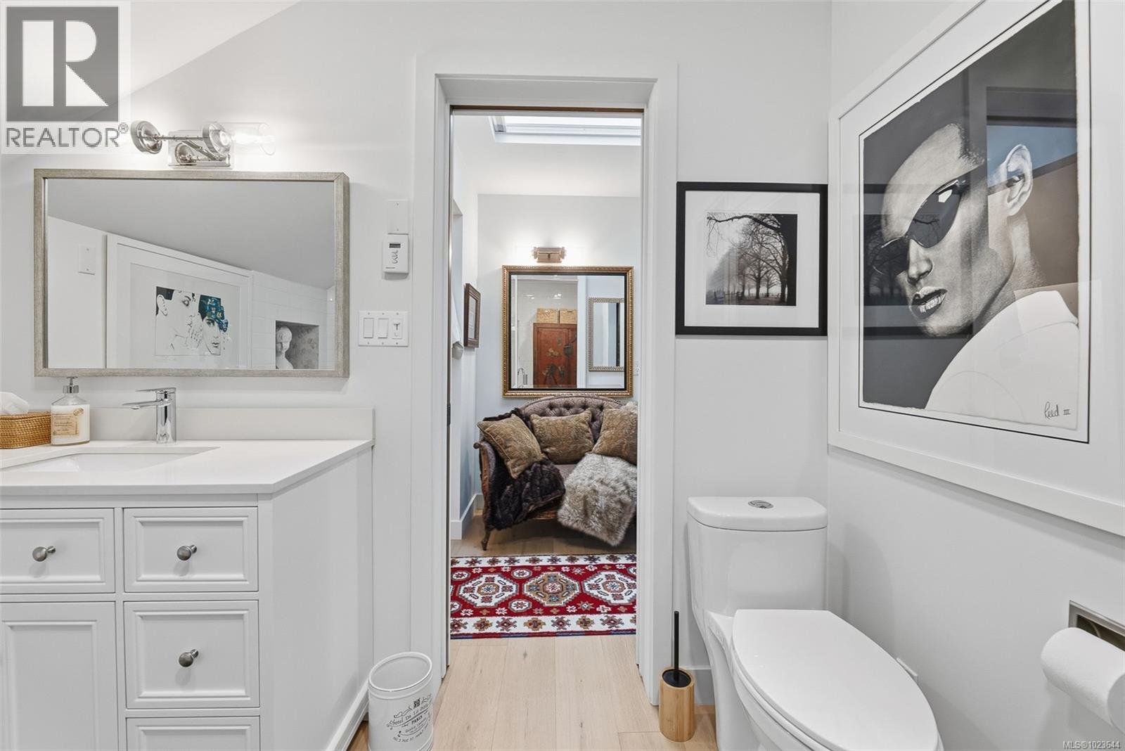 11007 Cedar Lane, North Saanich