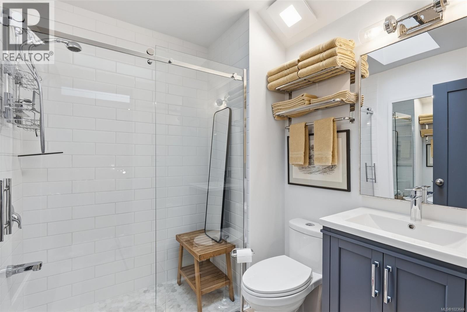 11007 Cedar Lane, North Saanich