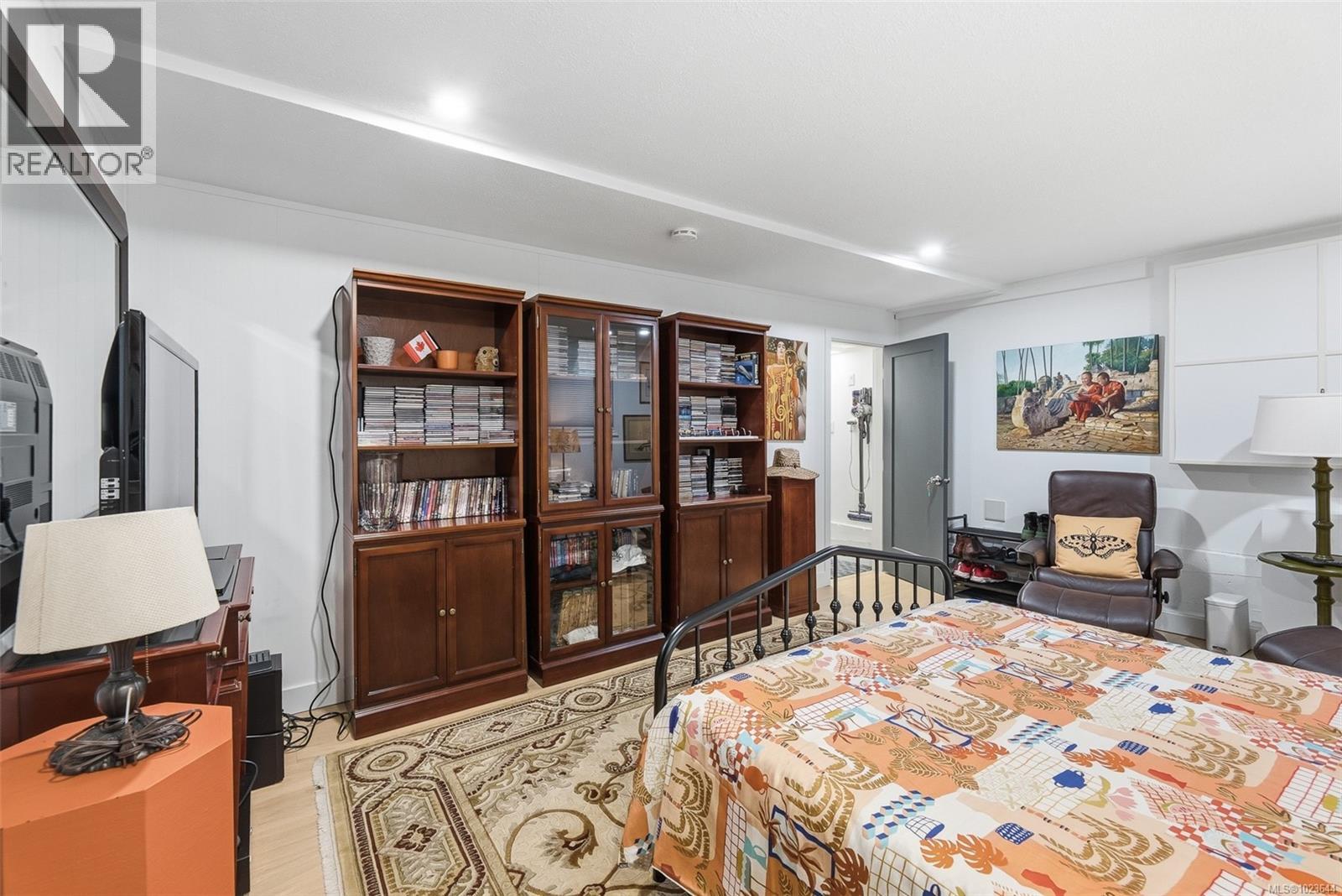 11007 Cedar Lane, North Saanich