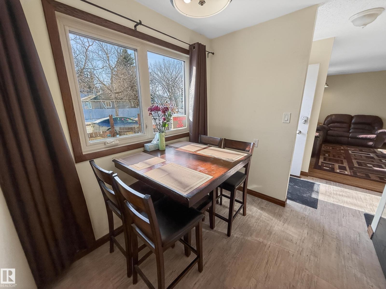 8316 122 AV NW, Edmonton