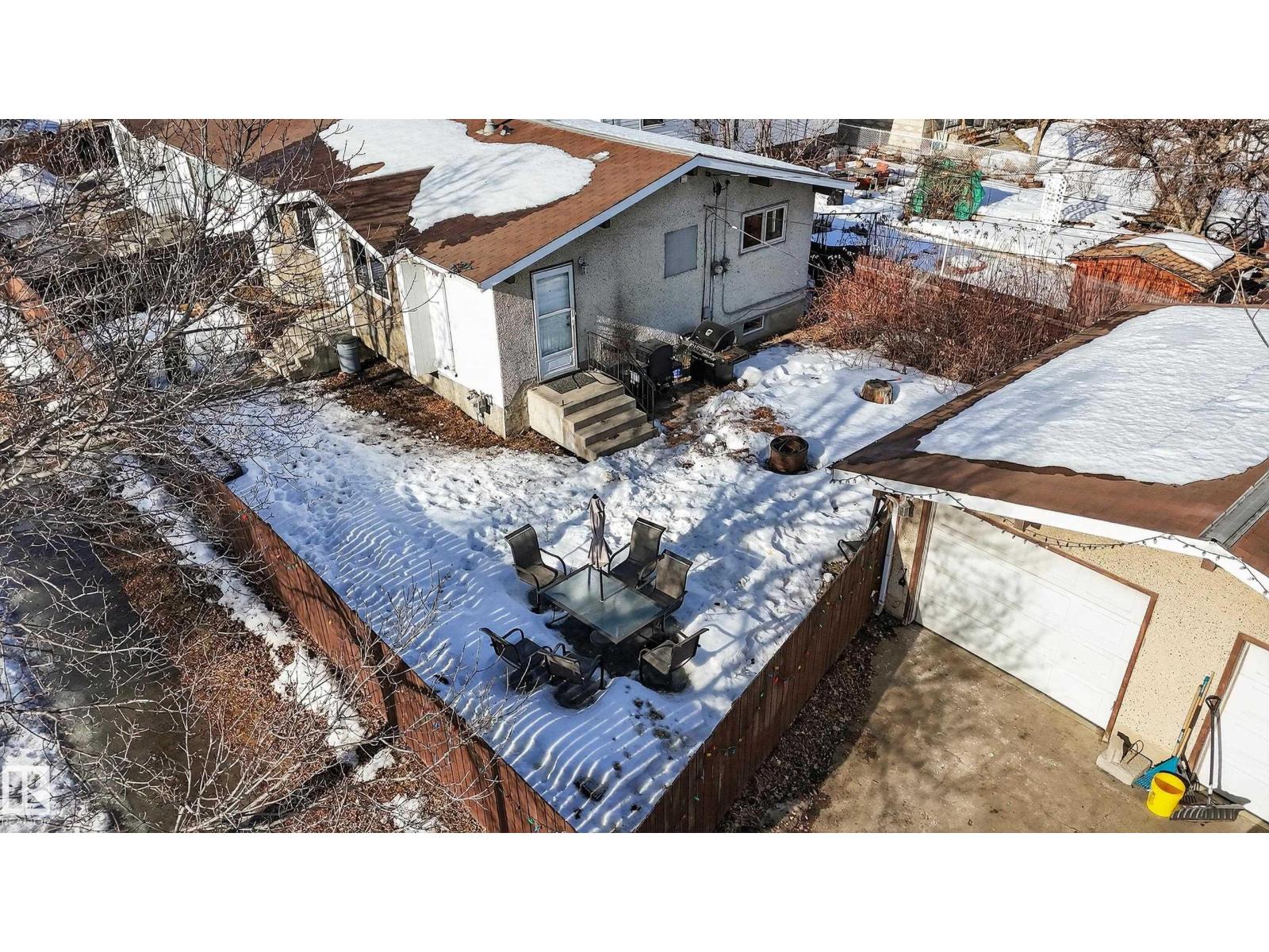 8316 122 AV NW, Edmonton