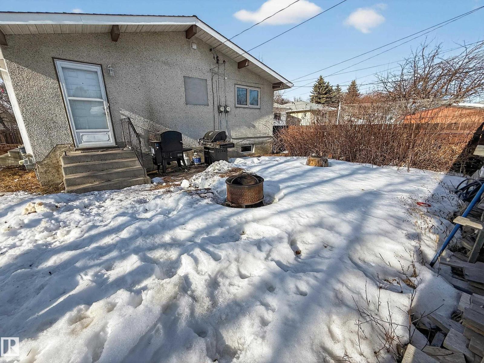 8316 122 AV NW, Edmonton