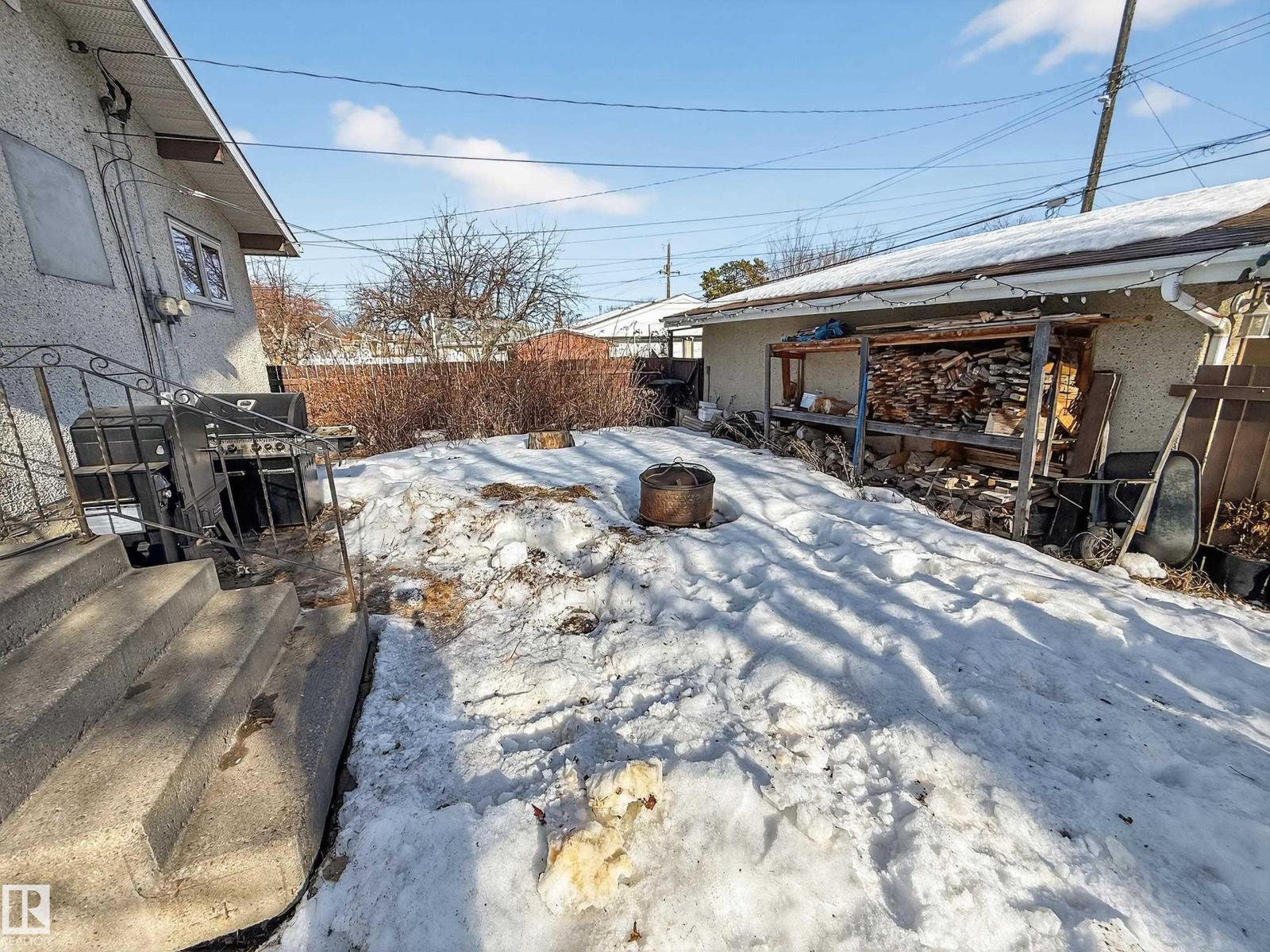 8316 122 AV NW, Edmonton