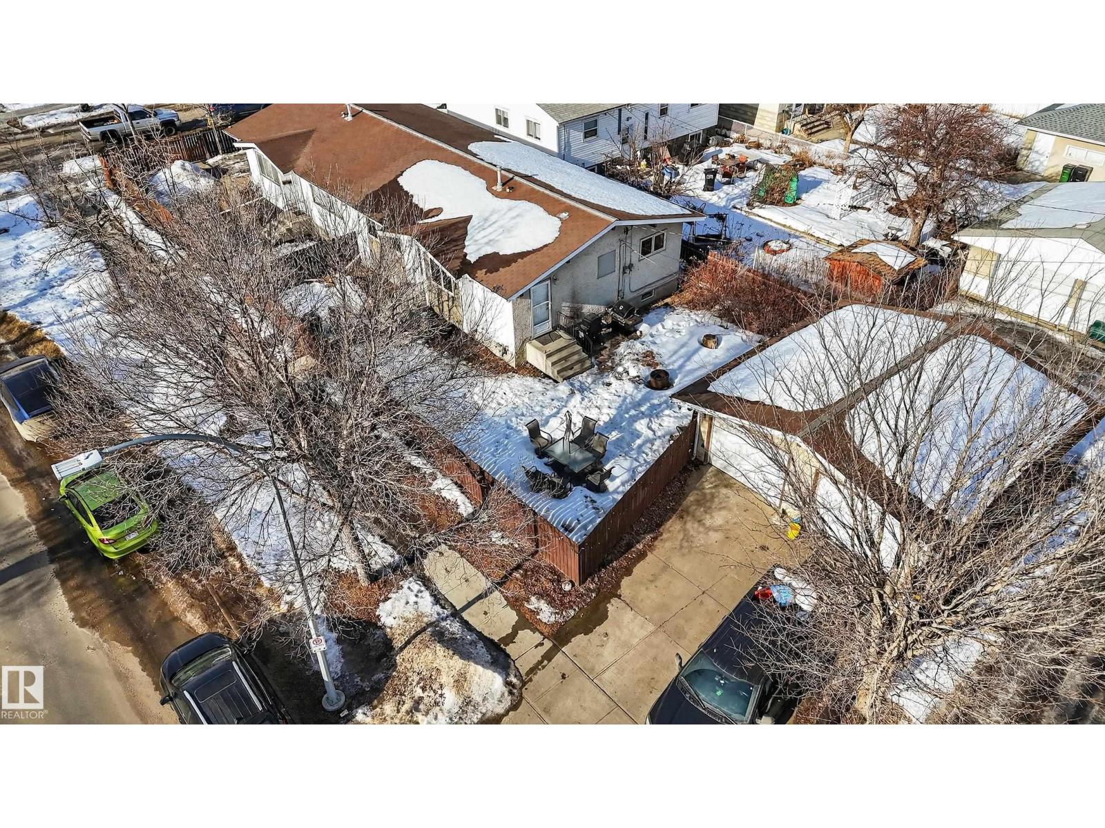 8316 122 AV NW, Edmonton