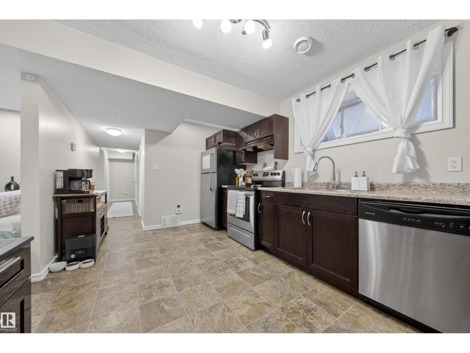 4216 ALEXANDER BAY BA SW, Edmonton