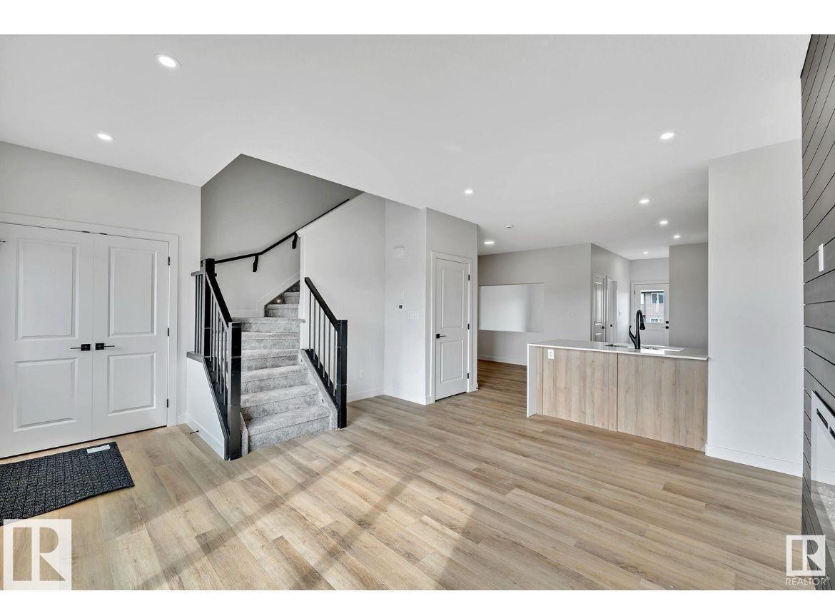 426 crystal creek LI, Leduc