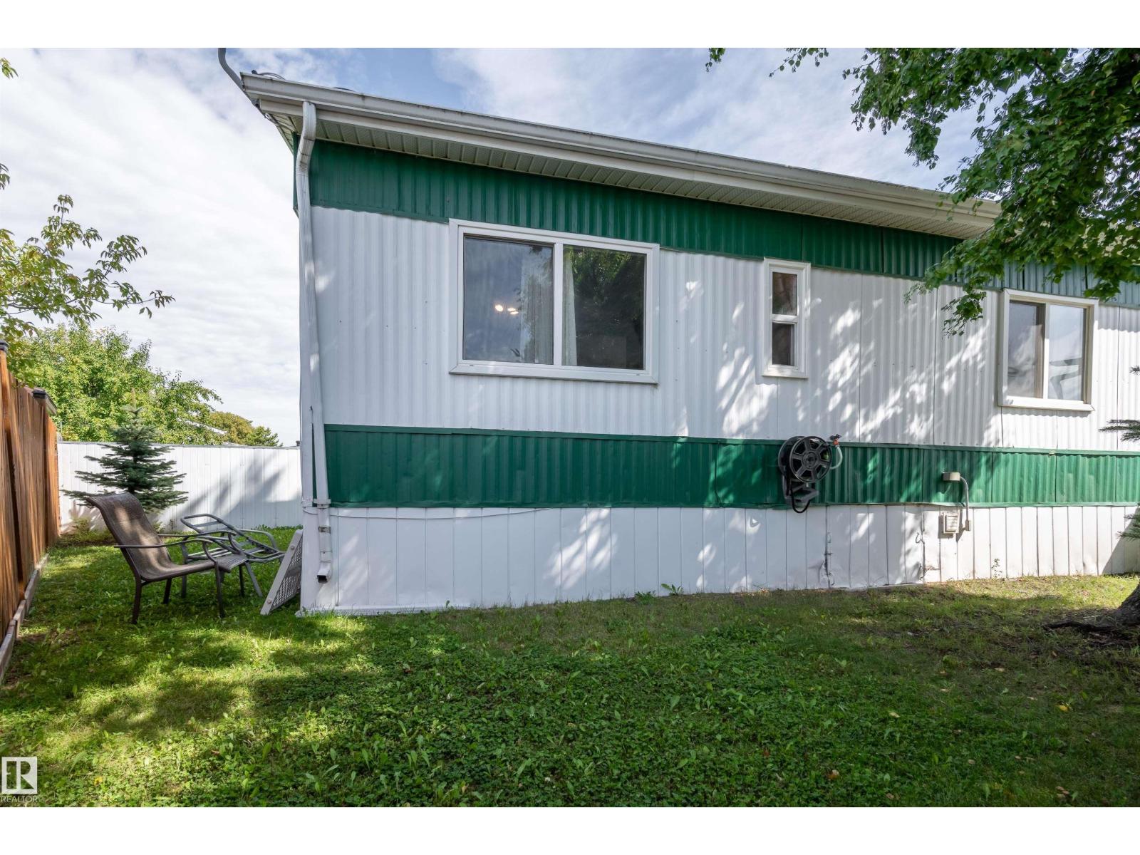 2438 Lakeview BA NW, Edmonton