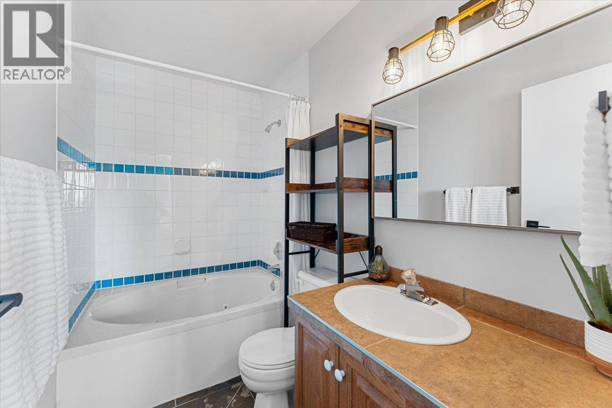 7475 Porcupine Road Unit# 12, Big White