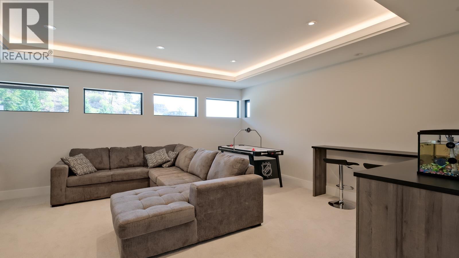  740 Pinehaven Court, Kelowna