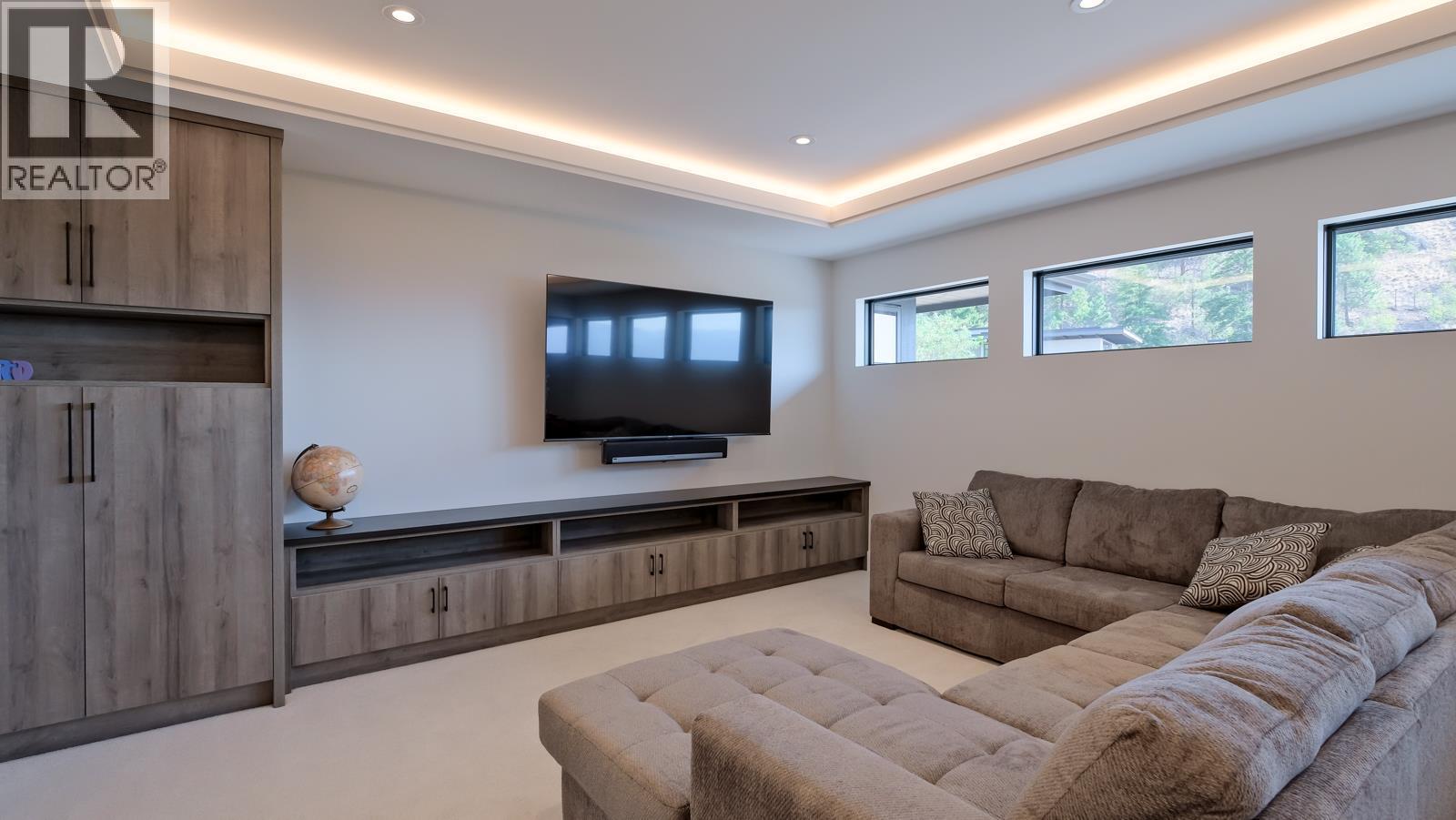  740 Pinehaven Court, Kelowna