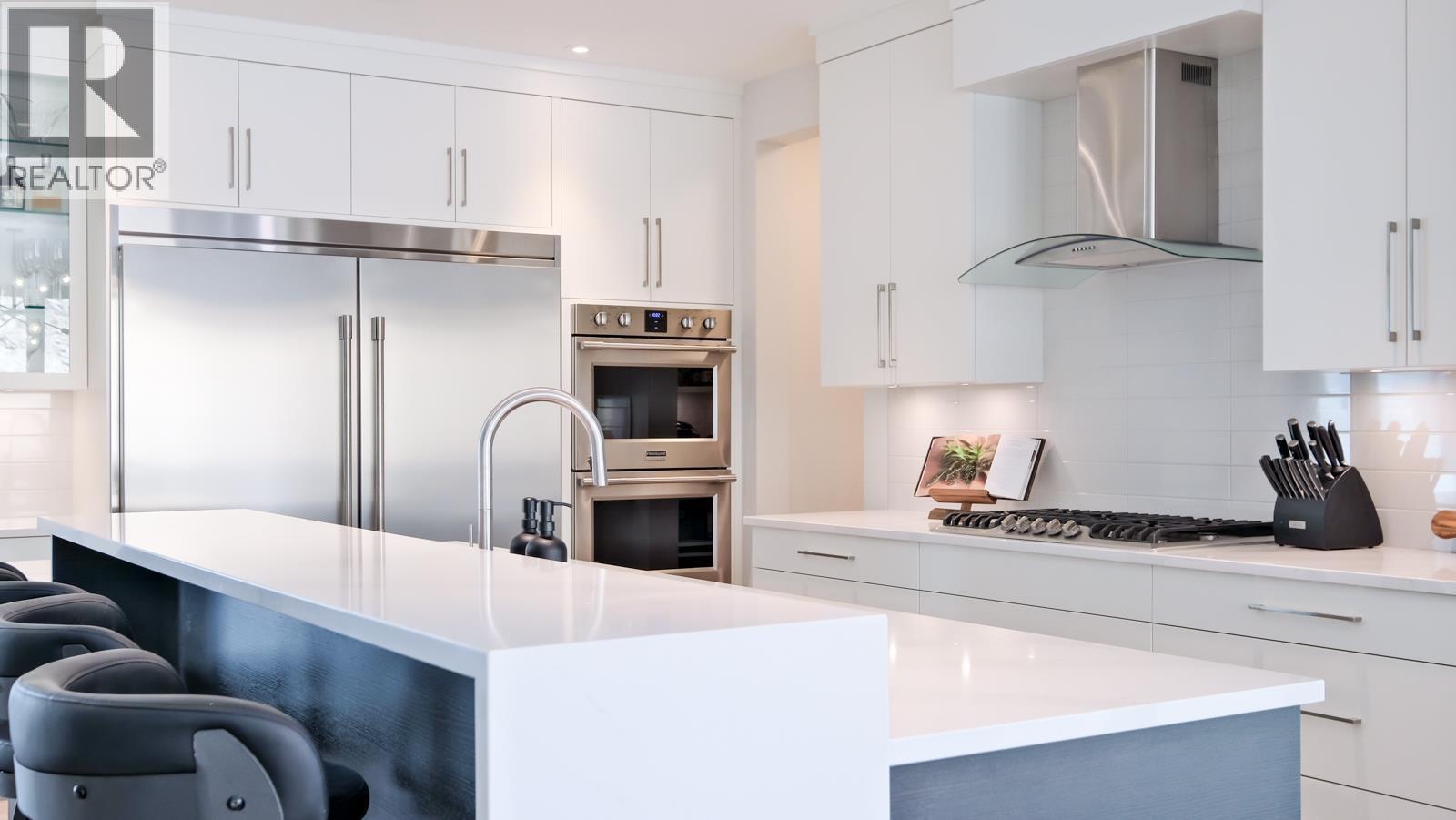  740 Pinehaven Court, Kelowna