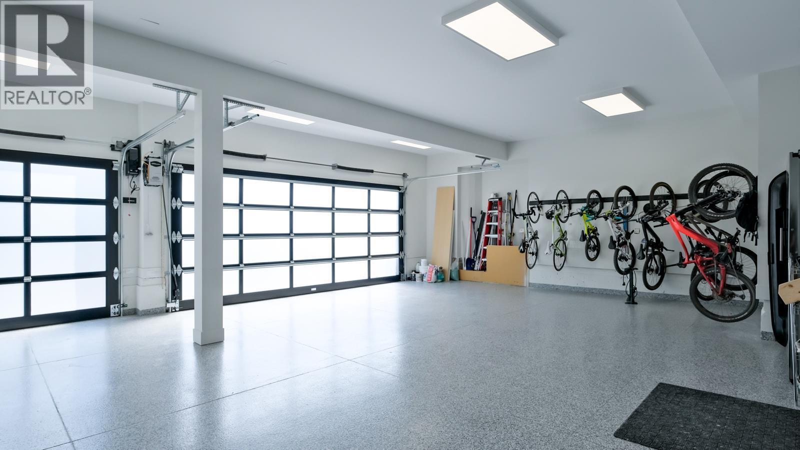  740 Pinehaven Court, Kelowna