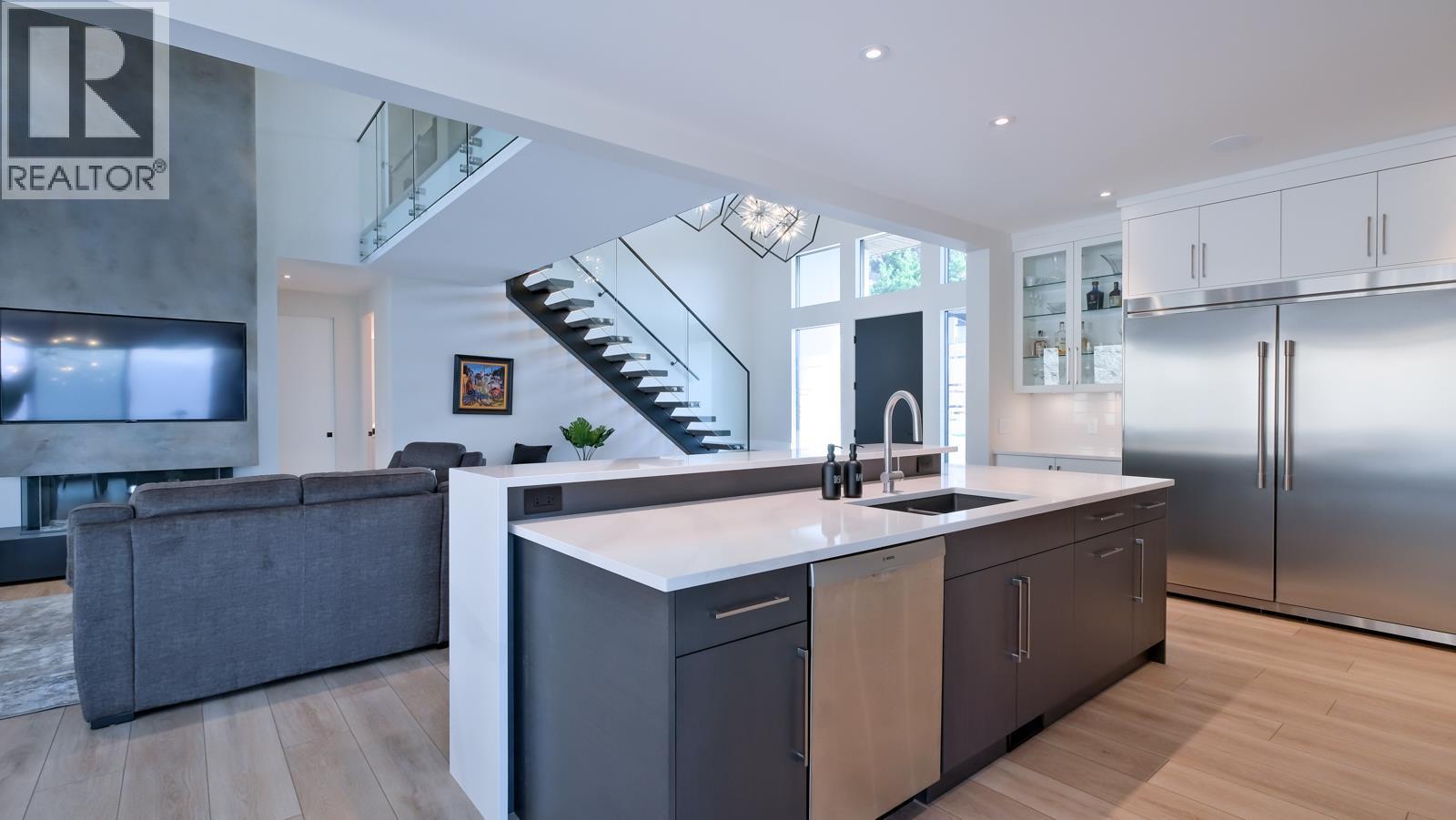  740 Pinehaven Court, Kelowna