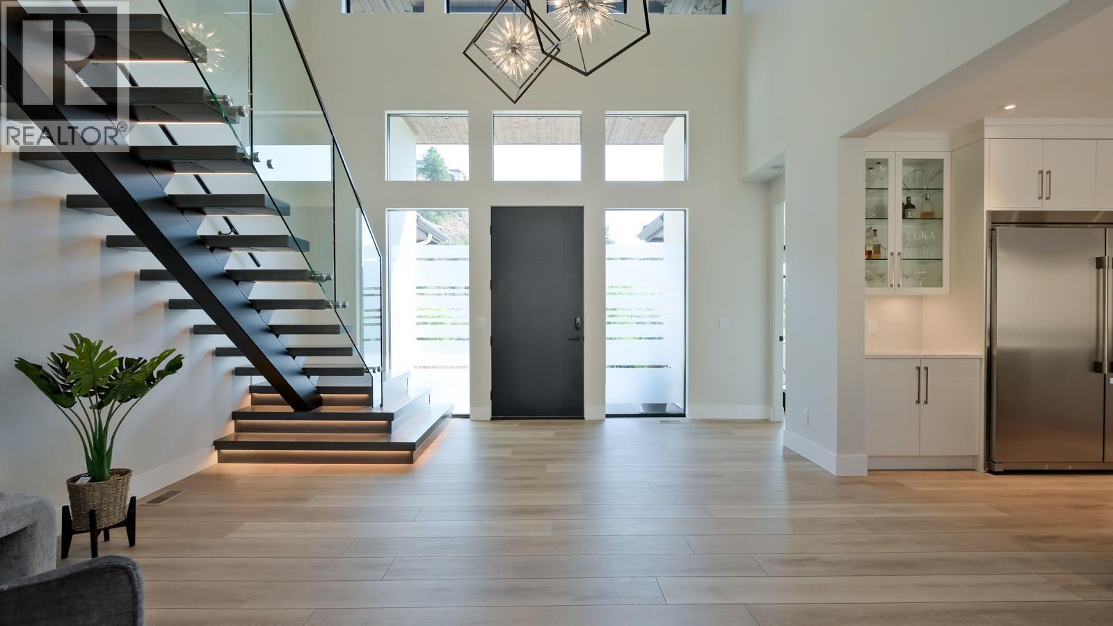  740 Pinehaven Court, Kelowna