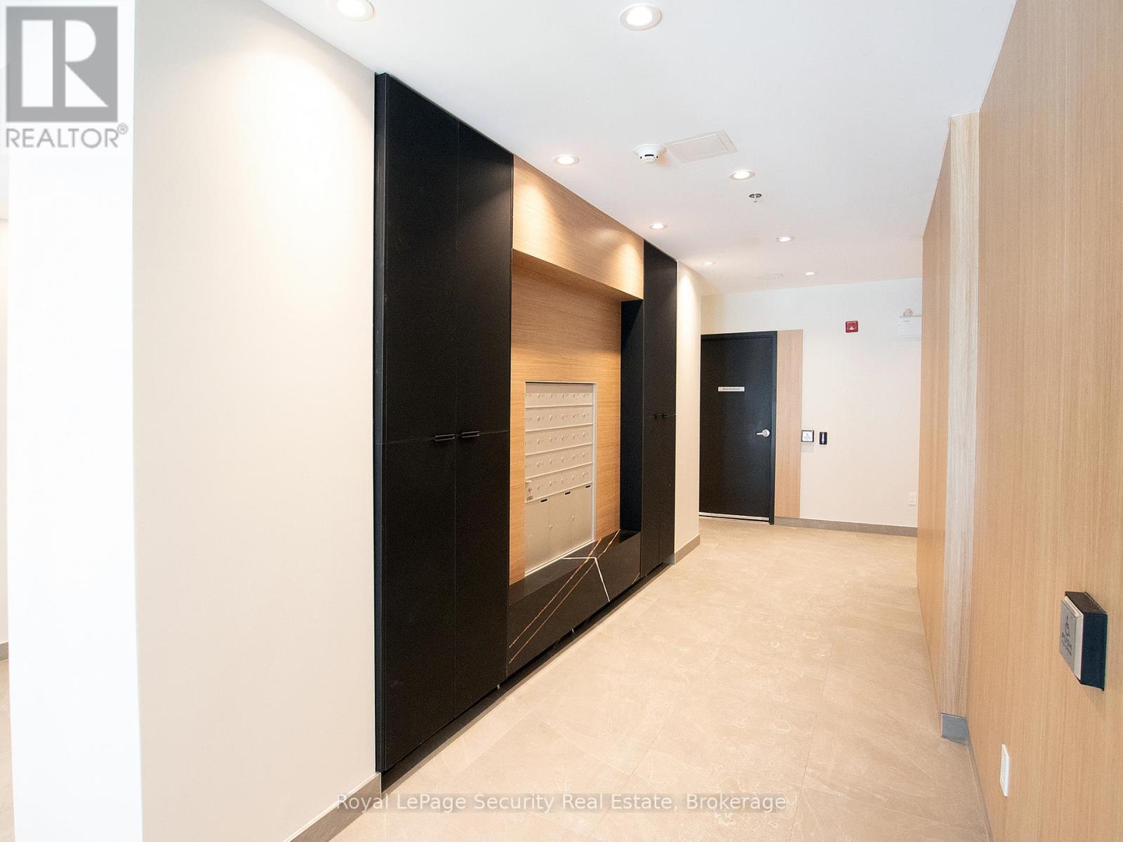 722 Marlee Unit 104 photo 2