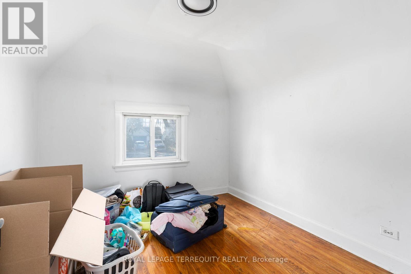 64 PELMO CRESCENT - 14