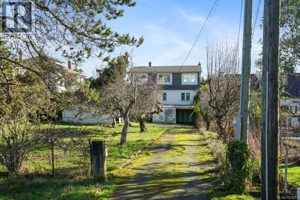 304 Bessborough Ave, View Royal