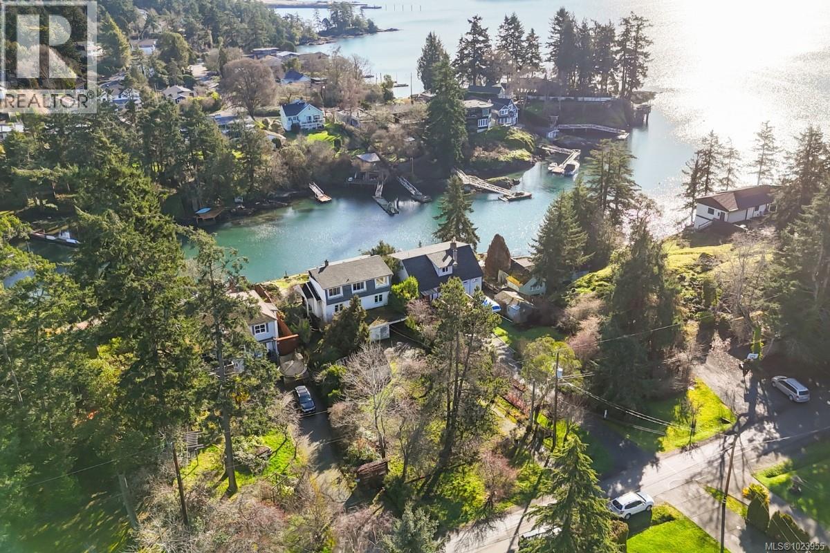 304 Bessborough Ave, View Royal