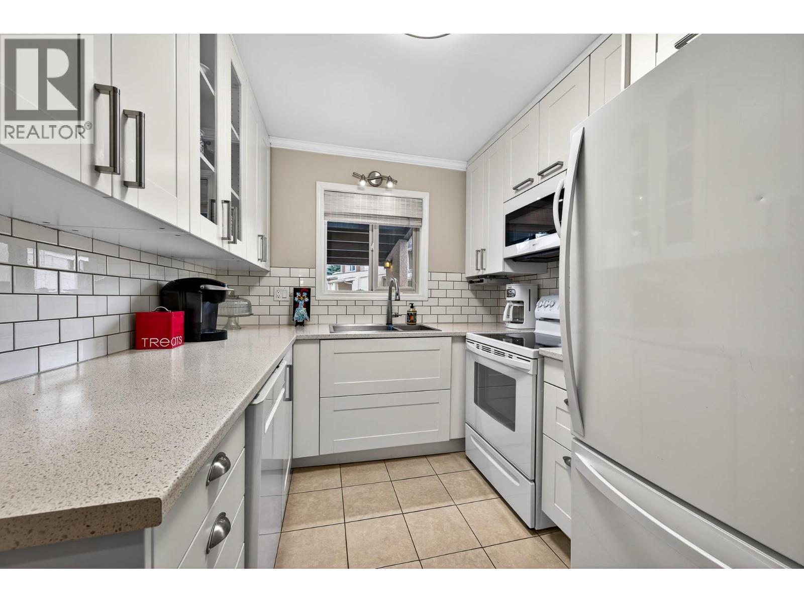 1555 SUMMIT Drive Unit# 15, Kamloops