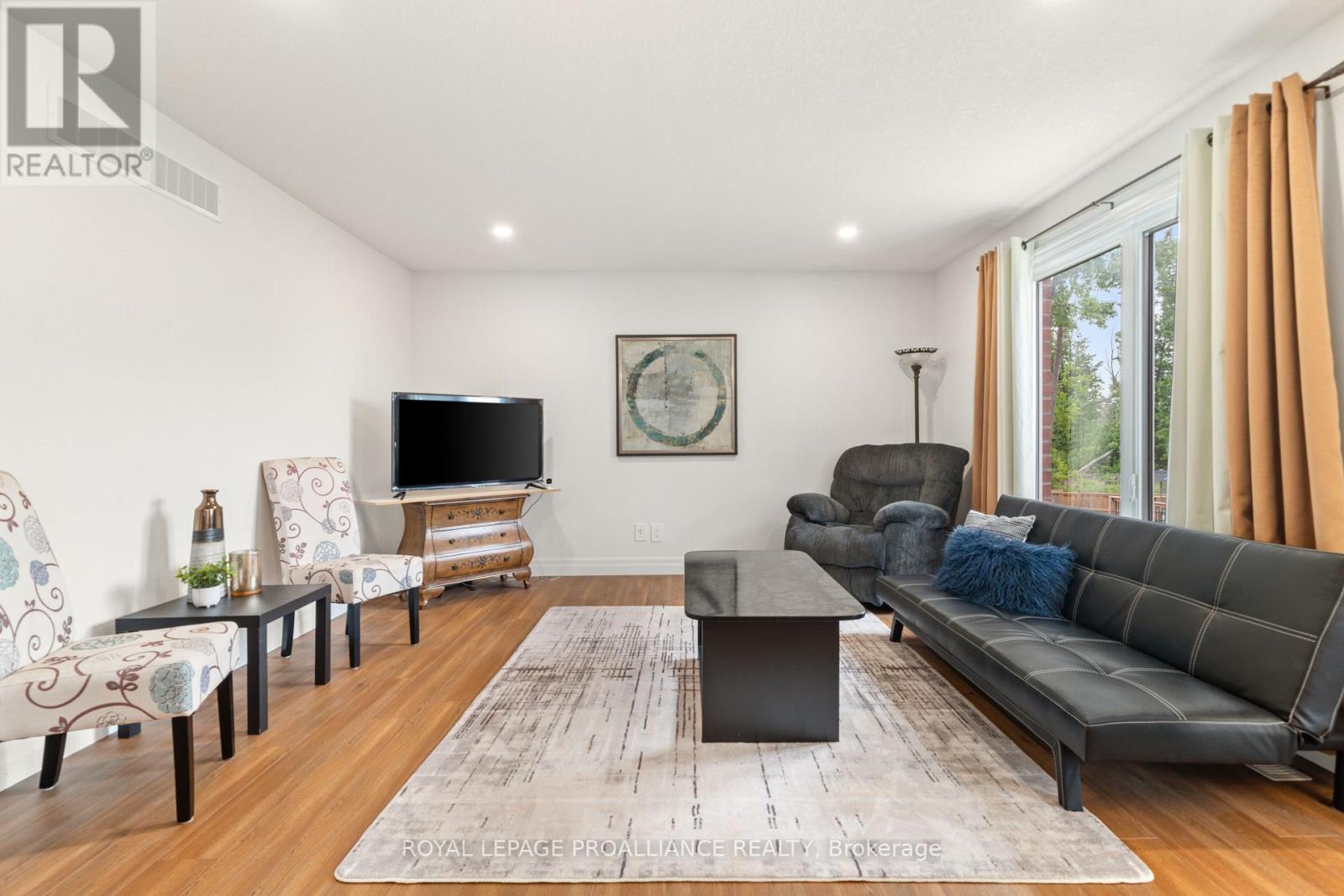 54 LANARK DRIVE - 20