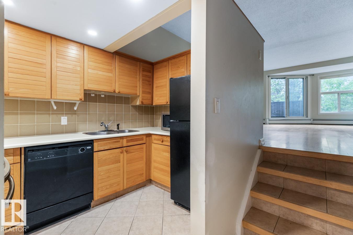 11122 83 AV NW, Edmonton