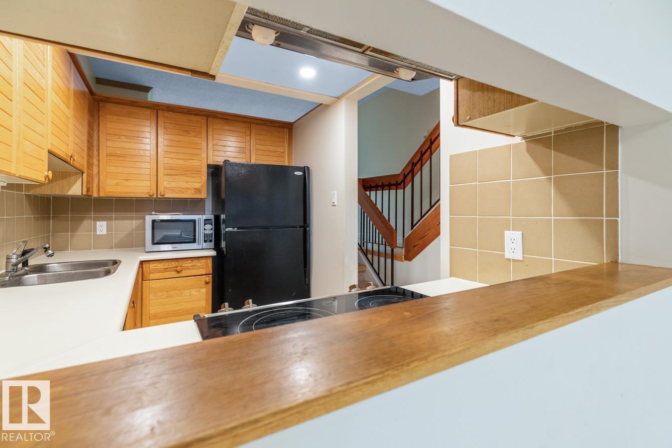 11122 83 AV NW, Edmonton