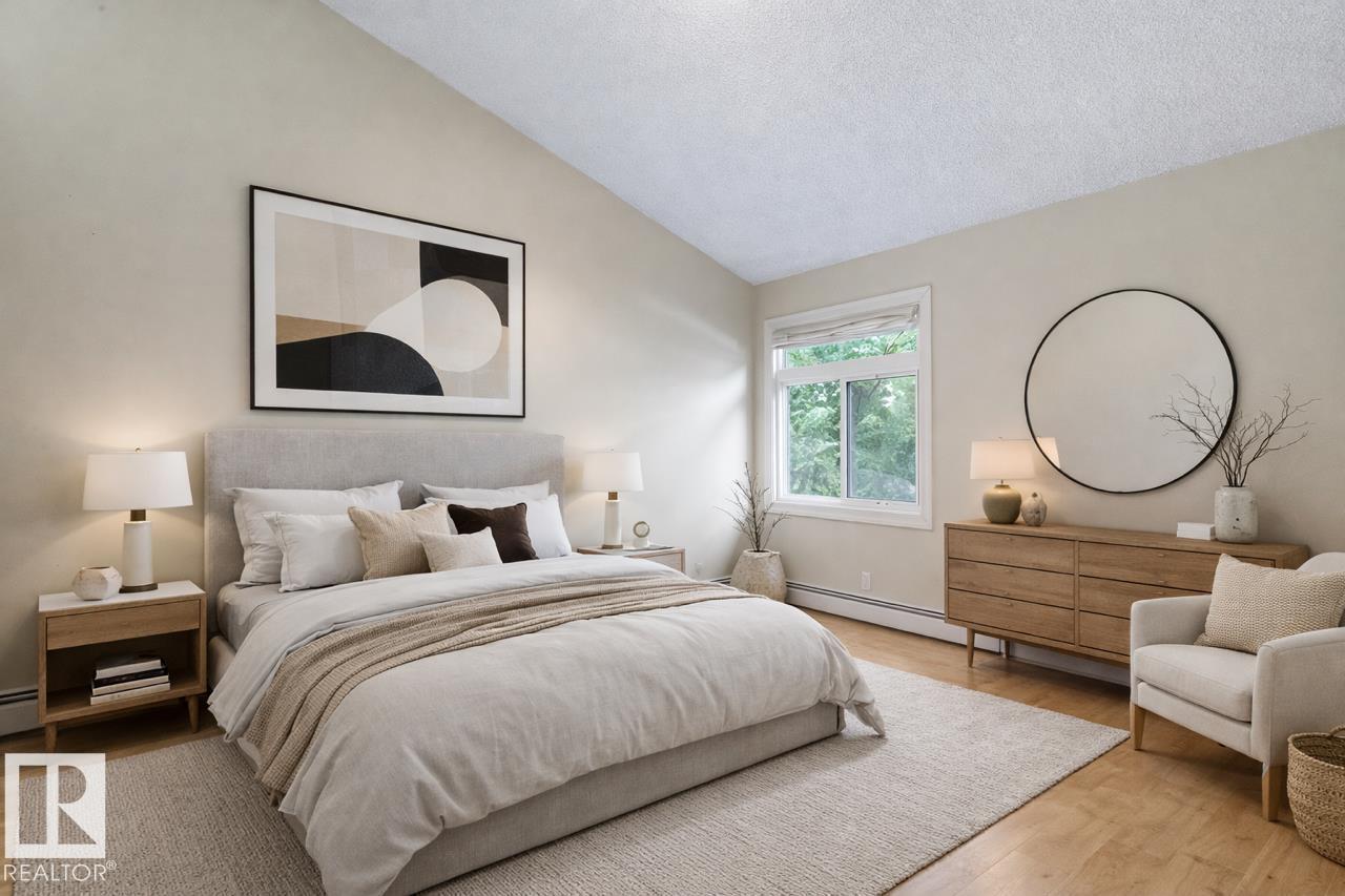 11122 83 AV NW, Edmonton