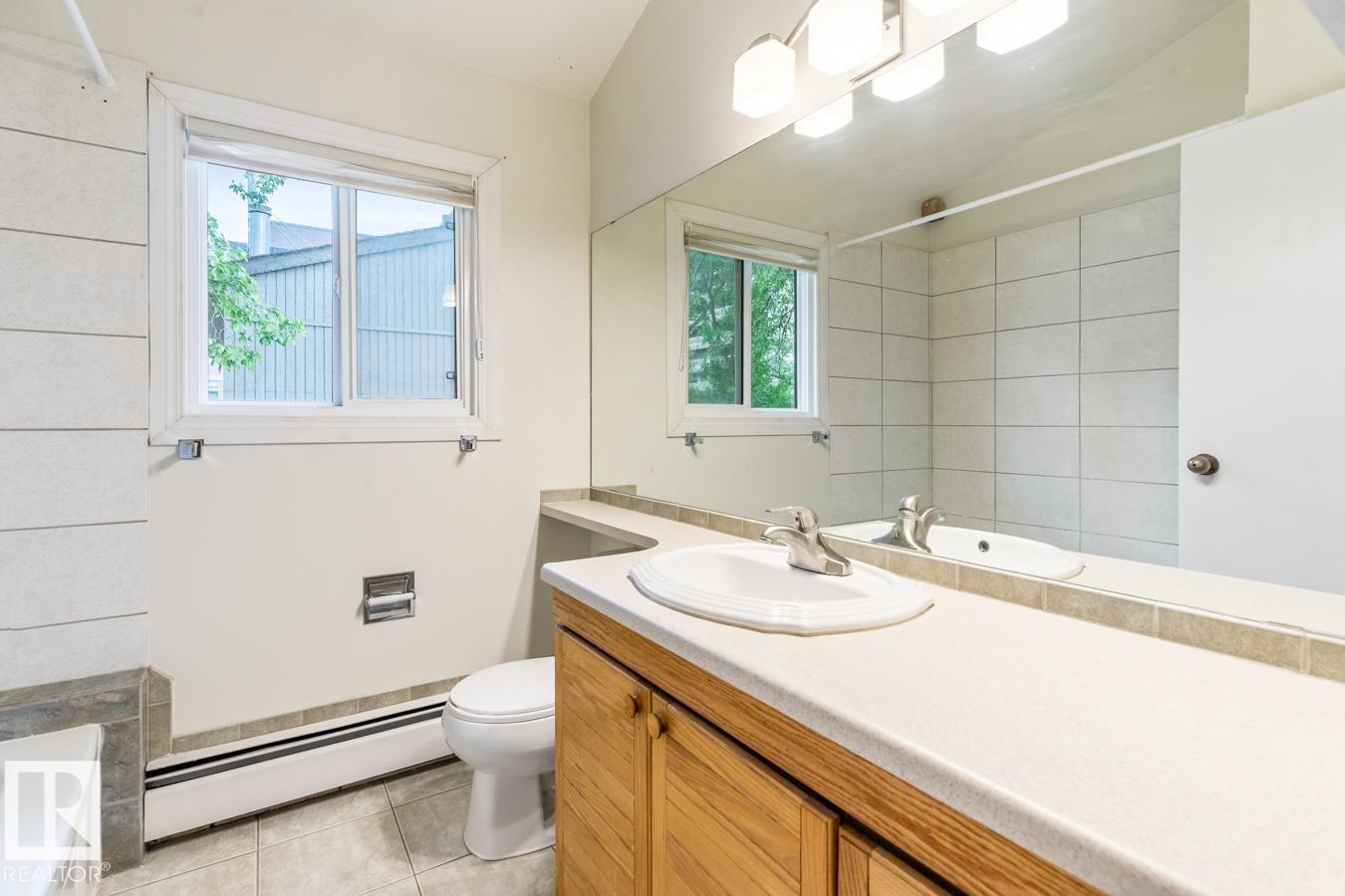 11122 83 AV NW, Edmonton